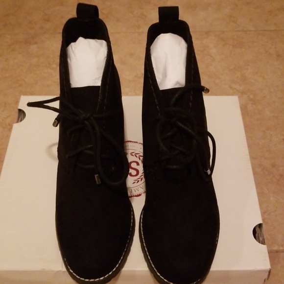 BRAND NEW W/TAG BOOTS!! - Picture 7 of 8